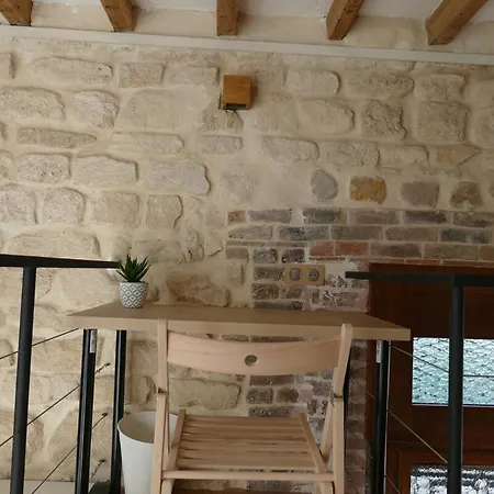 Bright With Equipped Kitchen And Mezzanine * Párizs