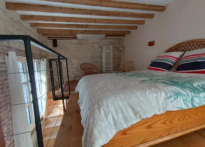 Bright With Equipped Kitchen And Mezzanine アパート *