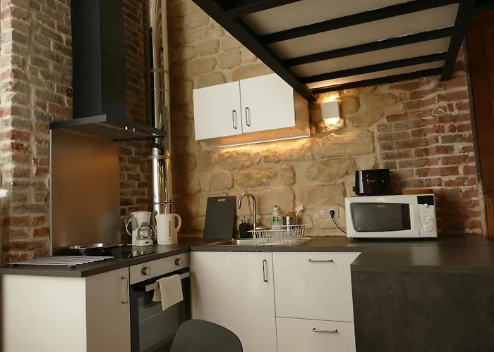 アパート Bright With Equipped Kitchen And Mezzanine