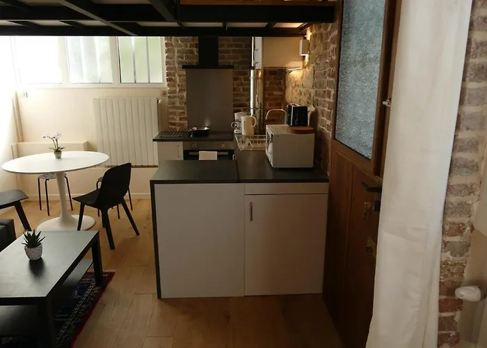 アパート Bright With Equipped Kitchen And Mezzanine パリ