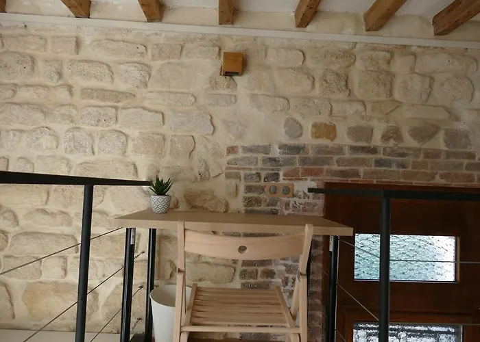 Bright With Equipped Kitchen And Mezzanine * Parijs